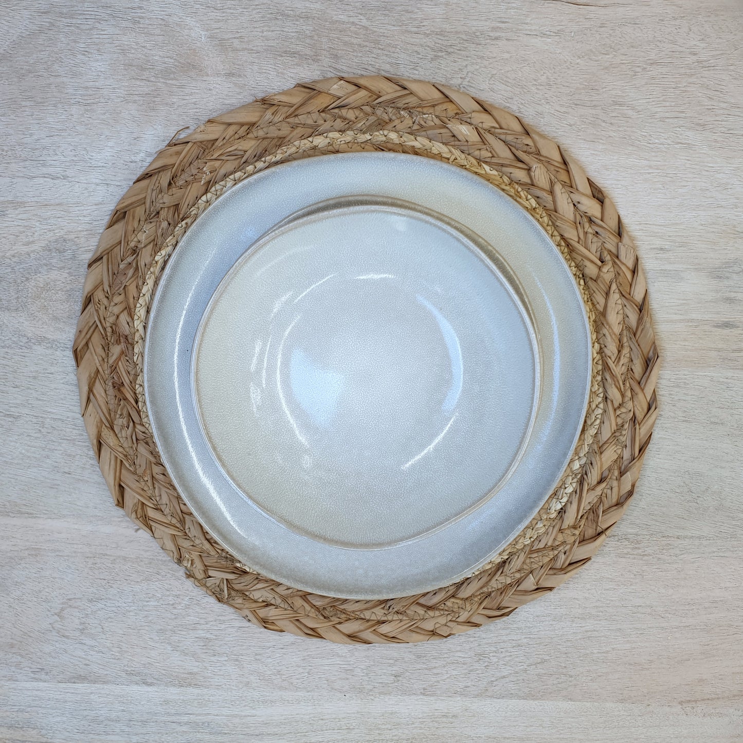 Mandaly Natural Round Underplate
