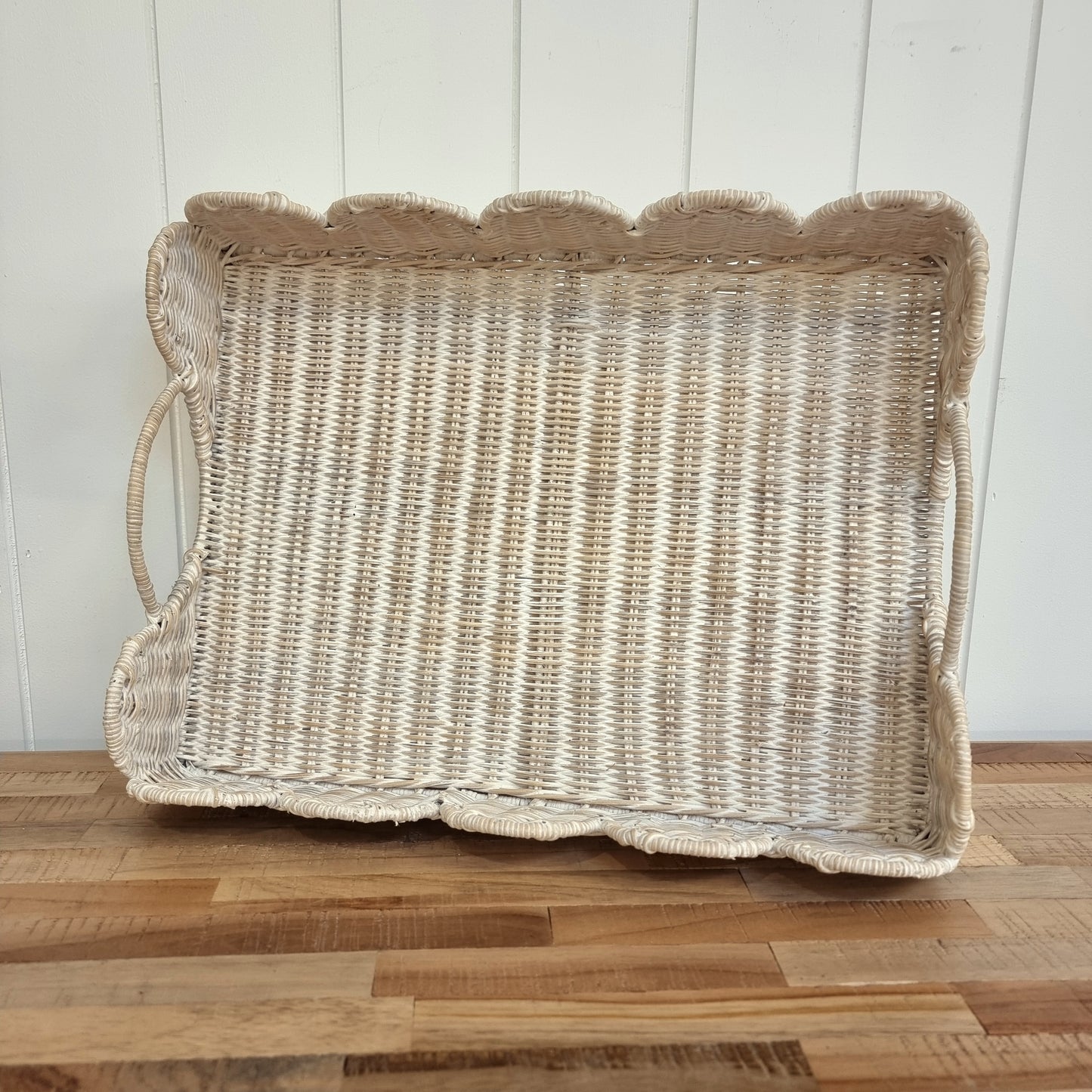 Rattan Scalloped Tray - White