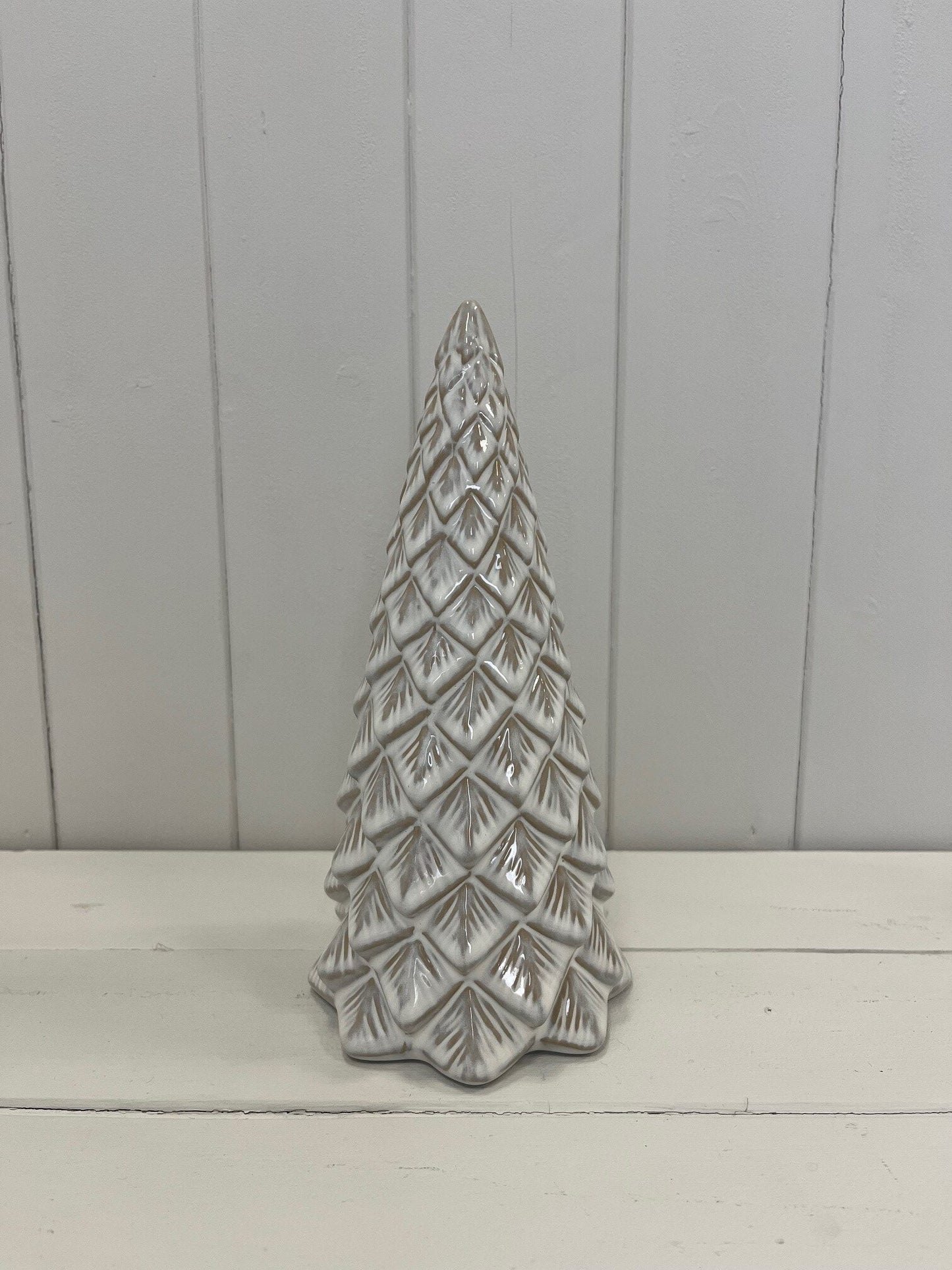 Large Pinecone Style Christmas Tree