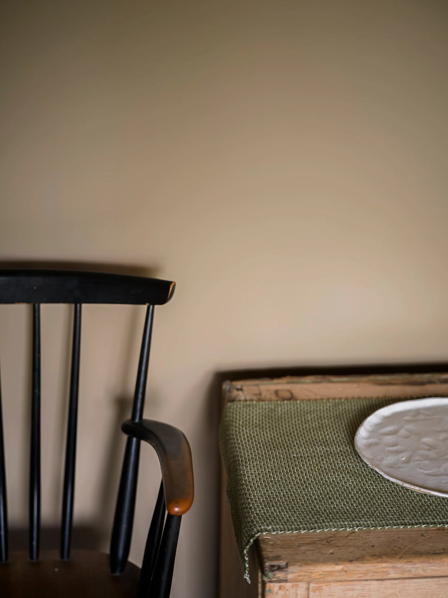 Luxury Woven Tablerunner - Olive