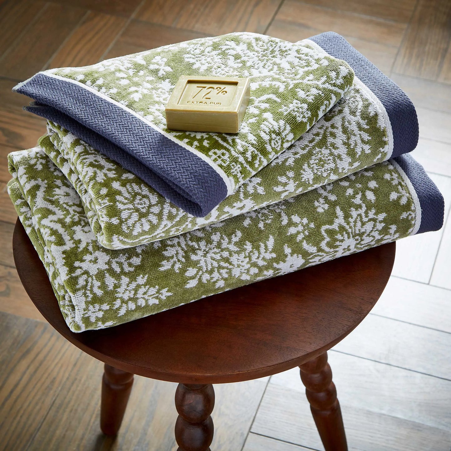 Elara Towel - Sage Green/White