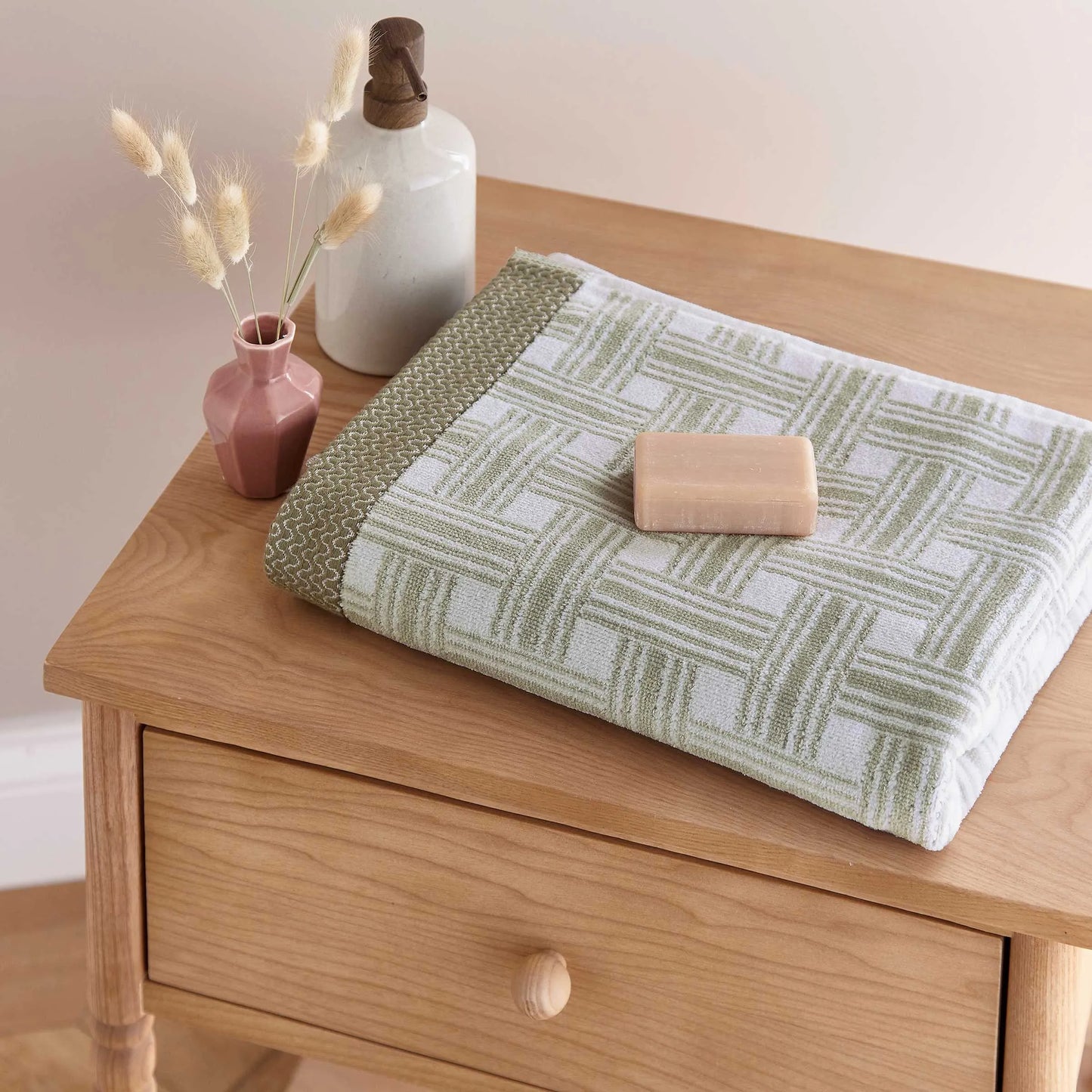 Rana Towel - Chartreuse/Silver