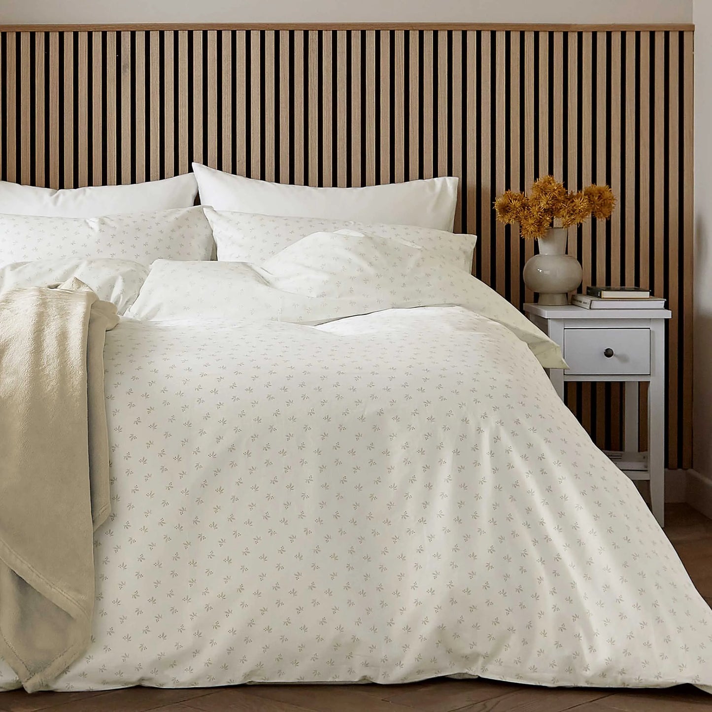 Calico & Chalk Leaf Sprig Cover Set - Linen